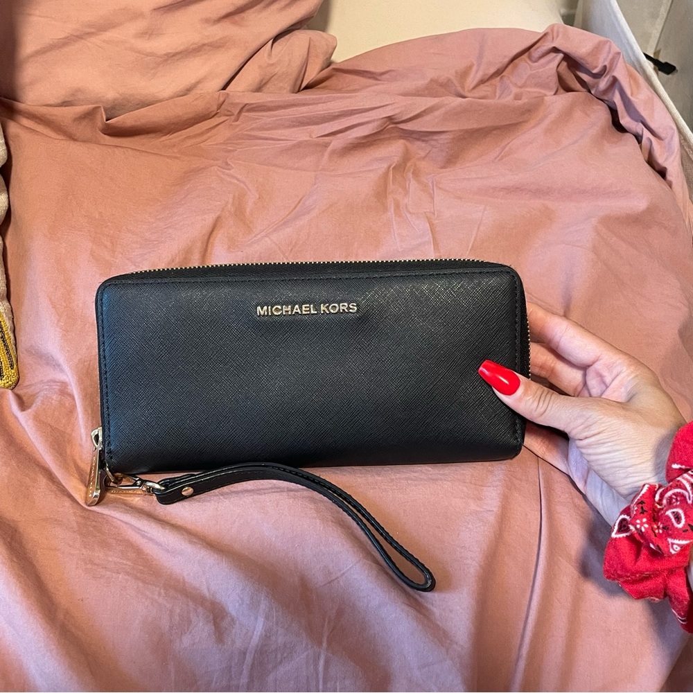 Michael Kors Black Leather Wallet Continental Wristlet